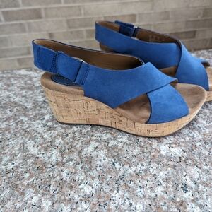 Women's Clark Artisan size 8  blue wedge suede sandal